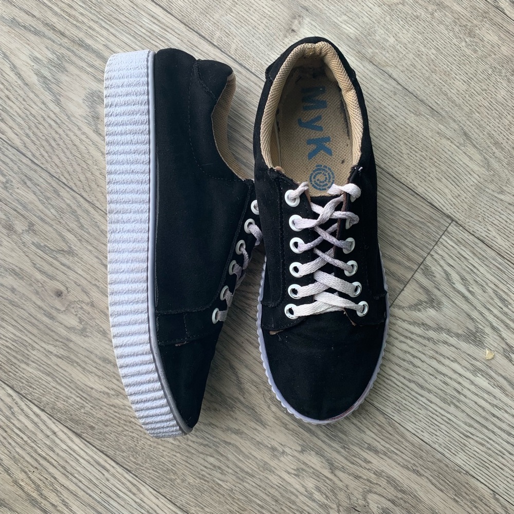 Black velvet platform sneakers <3.